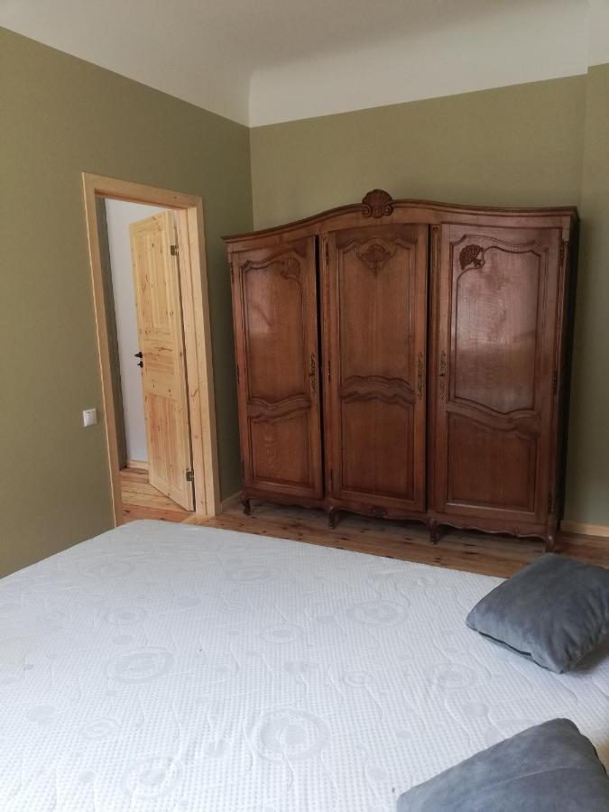 Historic Apartment With Wooden Floors In The Hearth Of Old-Town Riga Exterior foto