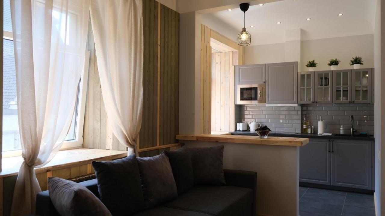 Historic Apartment With Wooden Floors In The Hearth Of Old-Town Riga Exterior foto