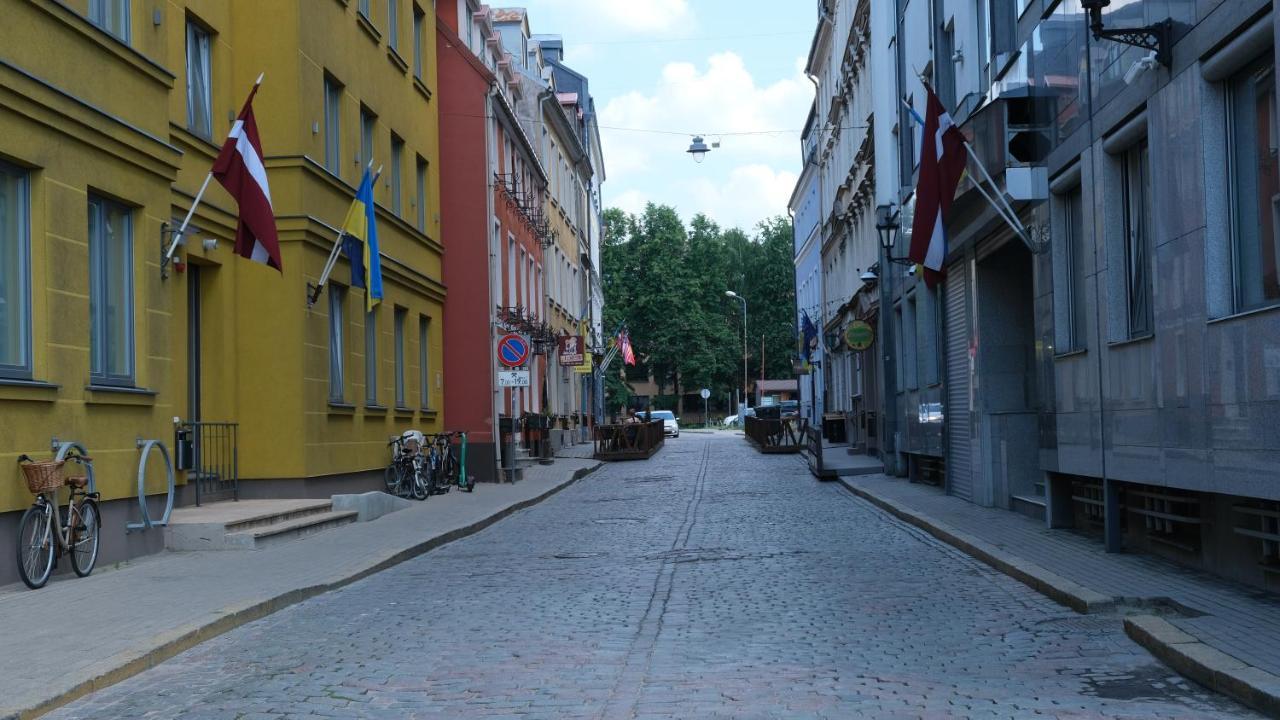 Historic Apartment With Wooden Floors In The Hearth Of Old-Town Riga Exterior foto