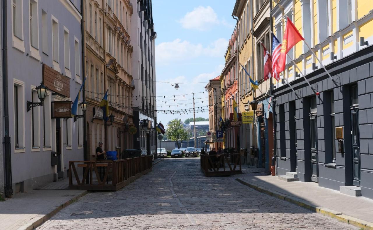 Historic Apartment With Wooden Floors In The Hearth Of Old-Town Riga Exterior foto